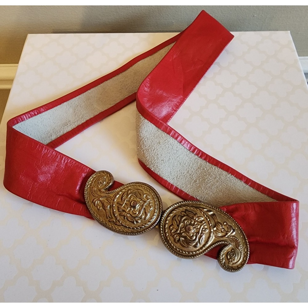 Red Women's Vtg Leather Belt M-L Sized Waist Paisley Hook Buckle 1980s Goldtone